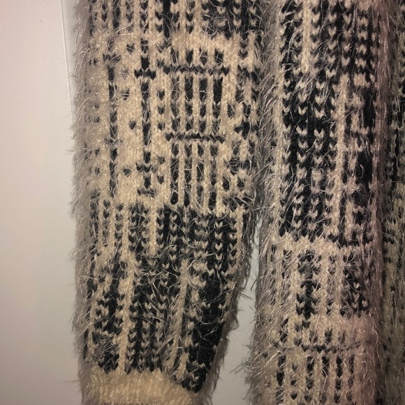 Fuzzy jacket - Picture 5 of 5